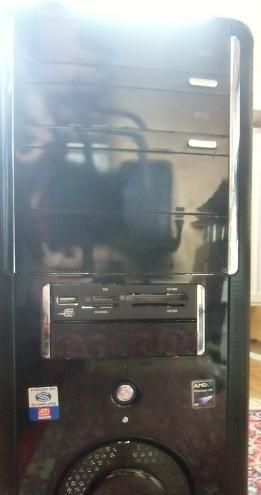 Phenom X4 9550, Radeon HD 4800 (512.2x 500Gb hd, 2x2GB Ram