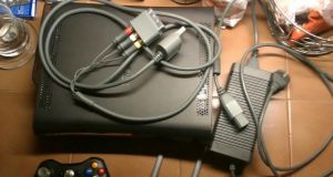 Predam Xbox 360 Elite + Zadarmo Wifi adaptér a 2 hry